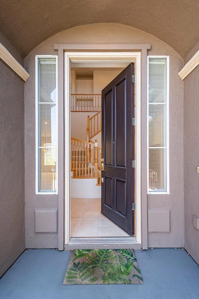 4 bed, 3.5 bath, 2770 sqft, $8,800 — Photo 3