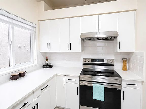 5th image of 12458 76b Ave