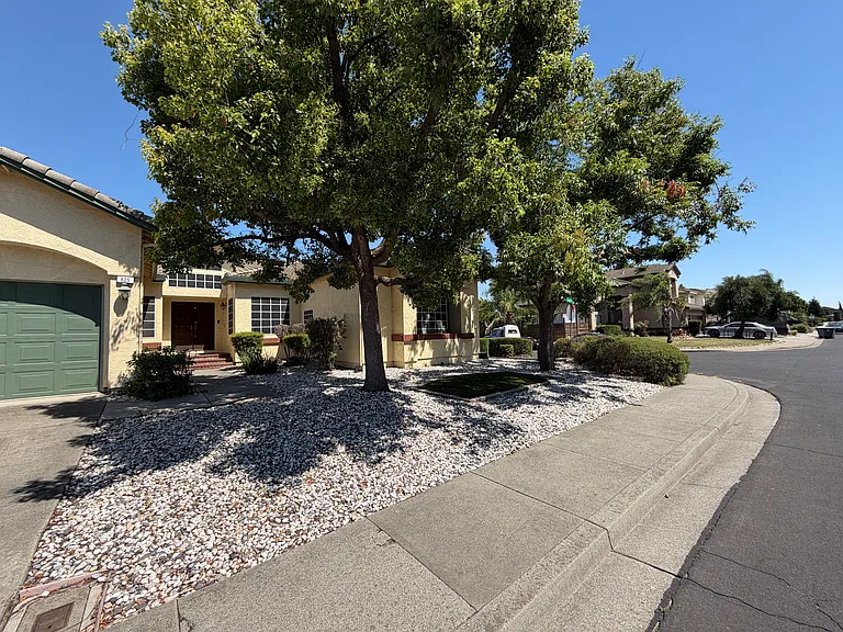 625 Fox Hollow Way — Photo 4