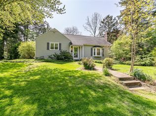 27 Del Rio Dr, Rochester, NY 14618