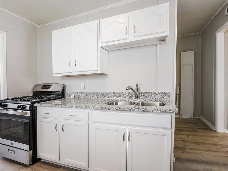 1793949_022_kitchen_13574692.jpg