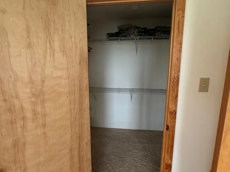 210 A J Ln — Photo 8