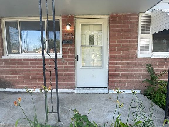 3rd image of 789 Dorset Ave