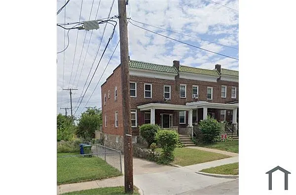 Building Photo - 2319 N Ellamont St