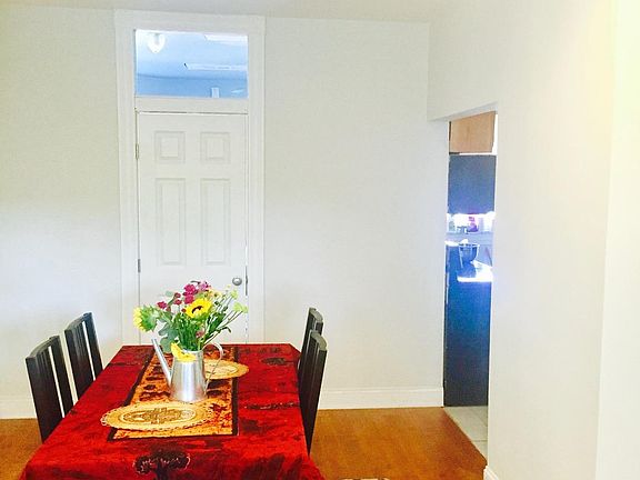 Living / dining and door to bedroom 1