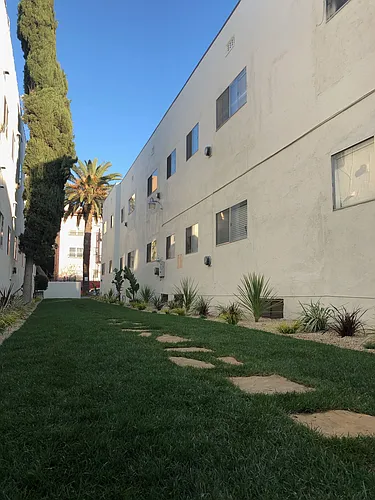Charming and Affordable Studios Photo 1