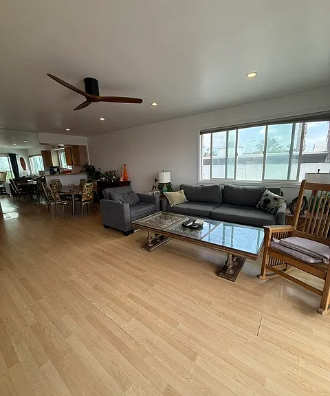 More Large living room
