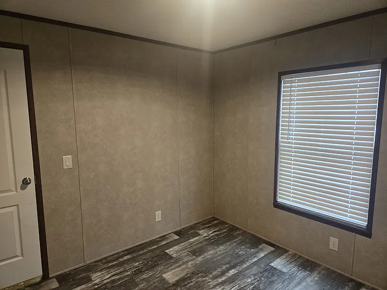 225 Tamara Ln — Photo 9