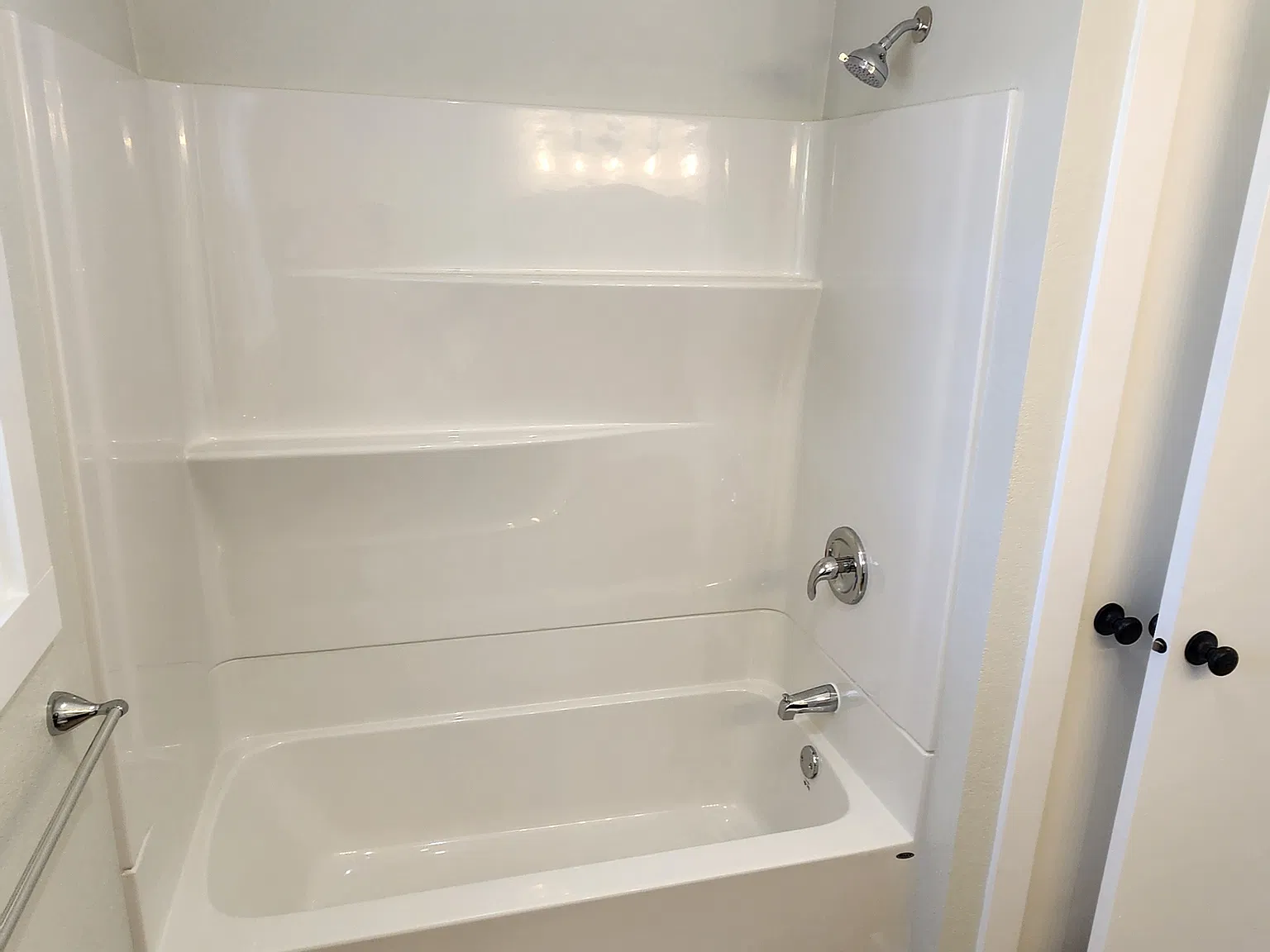 3 bed, 1900 sqft, $2,200 — Photo 4