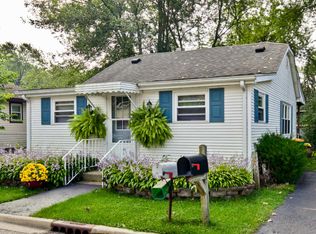 25 Covington Rd, Fox Lake, IL 60020