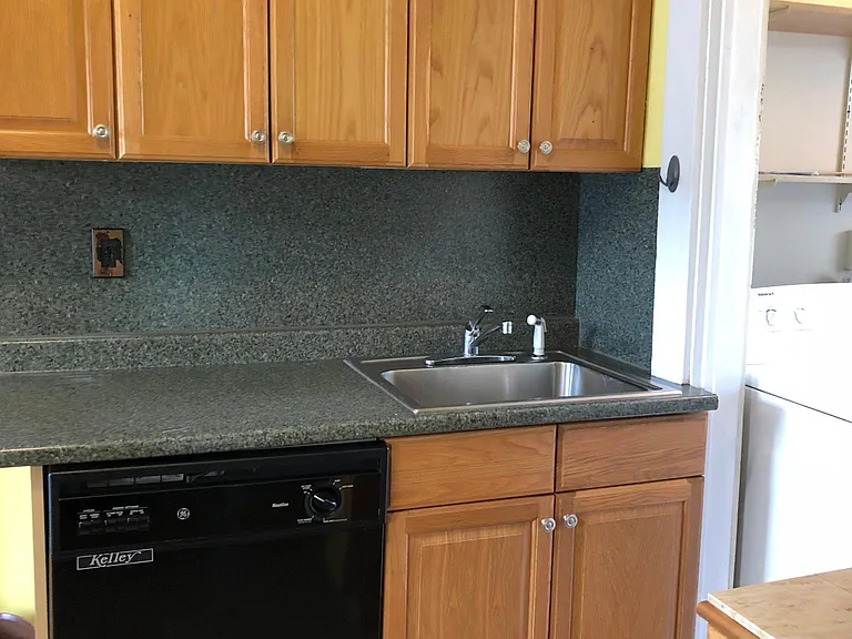 60 Pleasant St #C — Photo 12