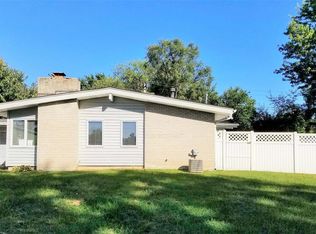 510 Ridge Dr, Florissant, MO 63033