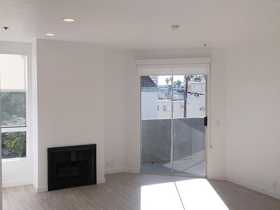 3rd image of 8600 Burton Way APT 404