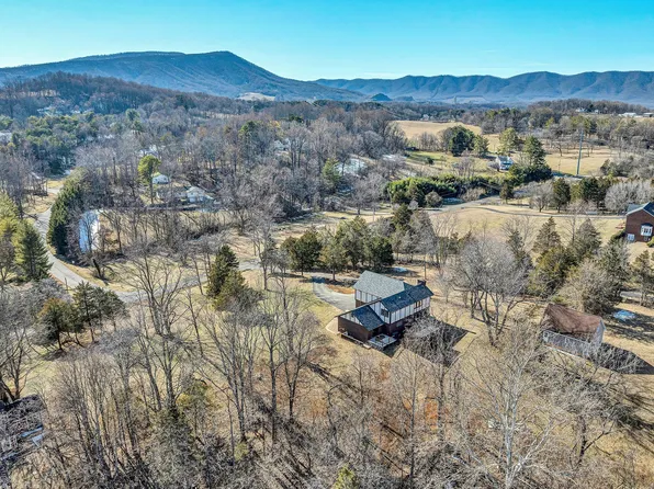2230 Etzler Rd, Troutville, VA 24175