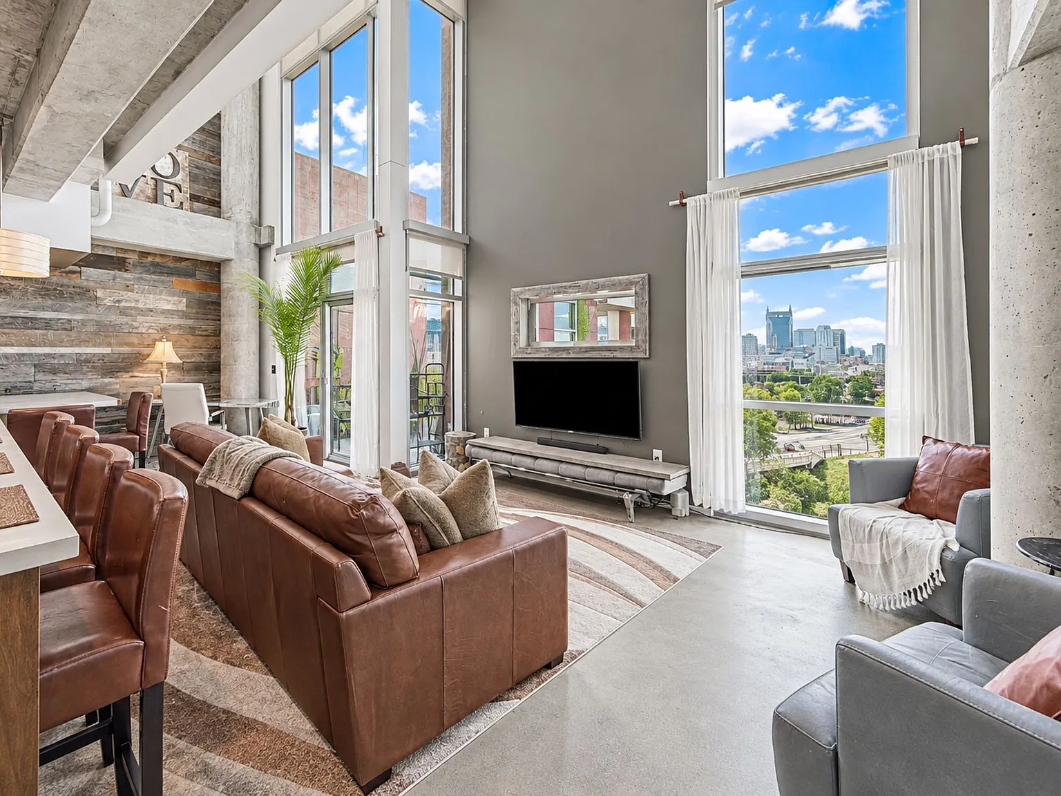 1 bed, 1.5 bath, 1556 sqft, $2,500 — Photo 1