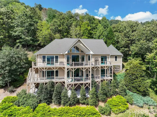 228 Inverness Dr, Waynesville, NC 28785
