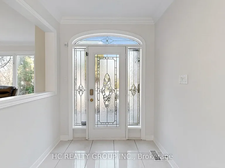 23 Brookeview Dr — Photo 3