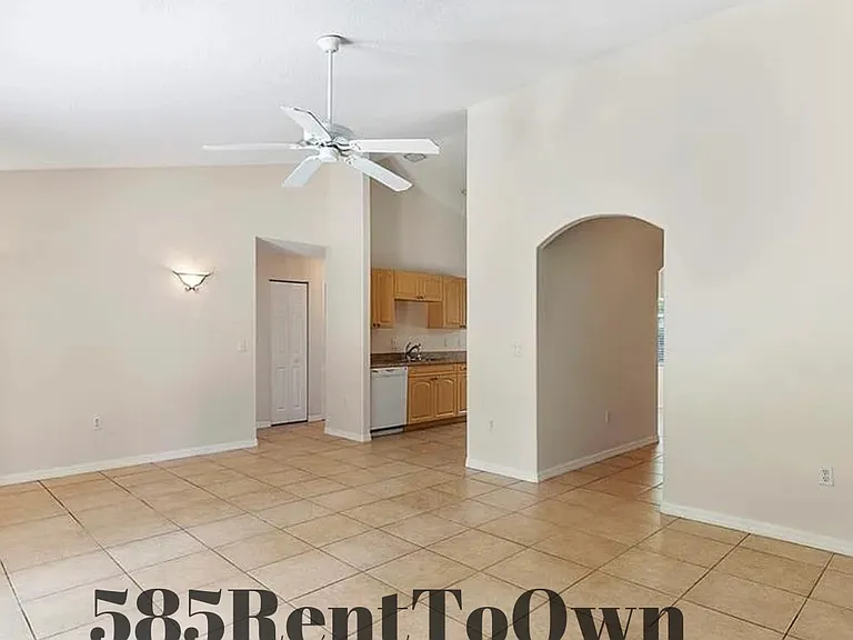 1204 Waycross St — Photo 3