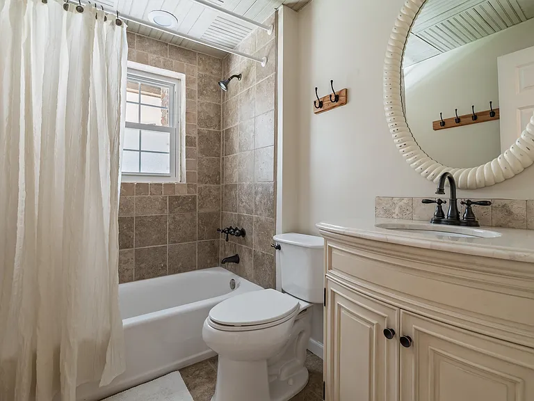 3708 Northcote Dr — Photo 29