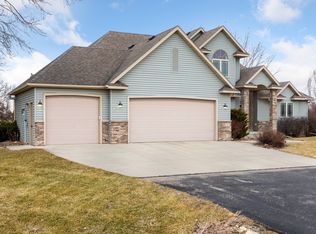 695 Valley View Rd SW, Oronoco, MN 55960