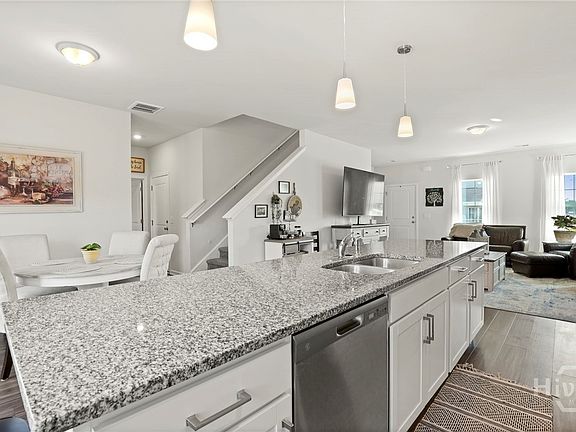 4th image of 110 Freesia Drive