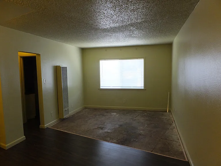 5230 N Long Beach Blvd — Photo 10