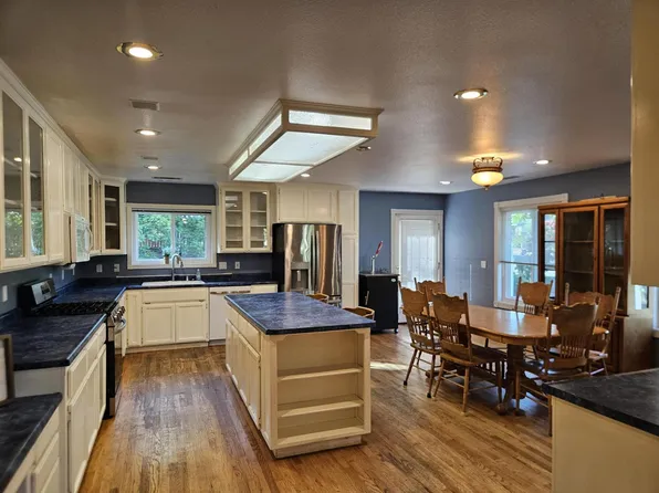 6572 Jonella Way, Redding, CA 96003