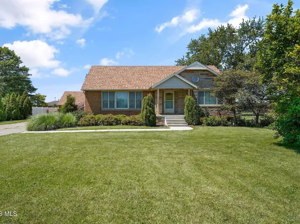 610 Fostoria Rd, Northwood, OH 43619