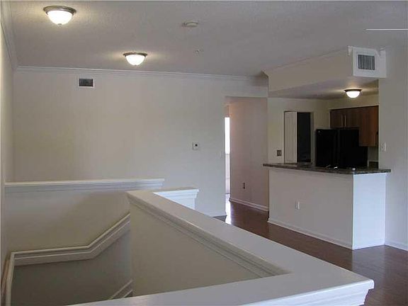 4th image of 5800 W Sample Road #305