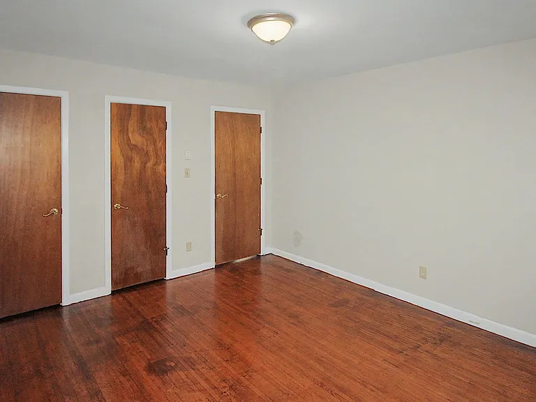 4121-2 Walker Rd — Photo 16