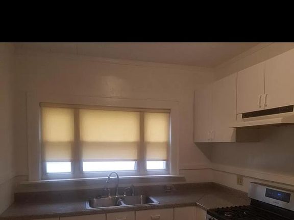 3rd image of 52 Lindsley Pl #2