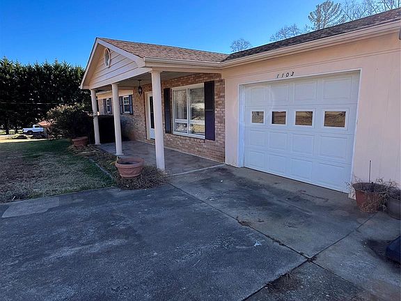 3rd image of 1103 Floral Dr