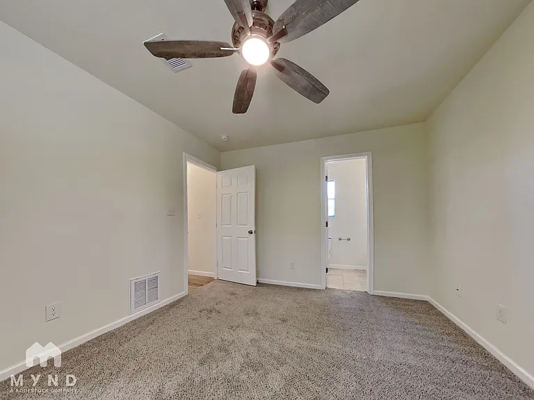 4809 Cedar St — Photo 8