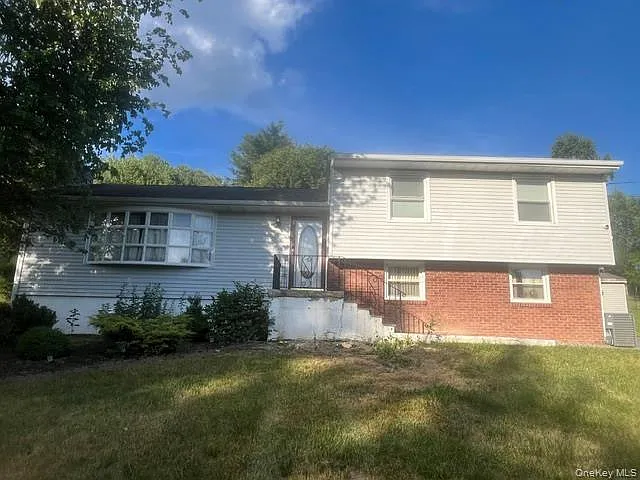 4 bed, 2.0 bath, 2160 sqft, $4,500 — Photo 3