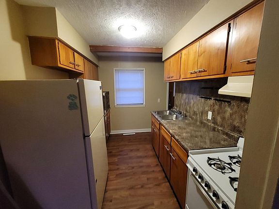 4th image of 2436 3rd Ave #7