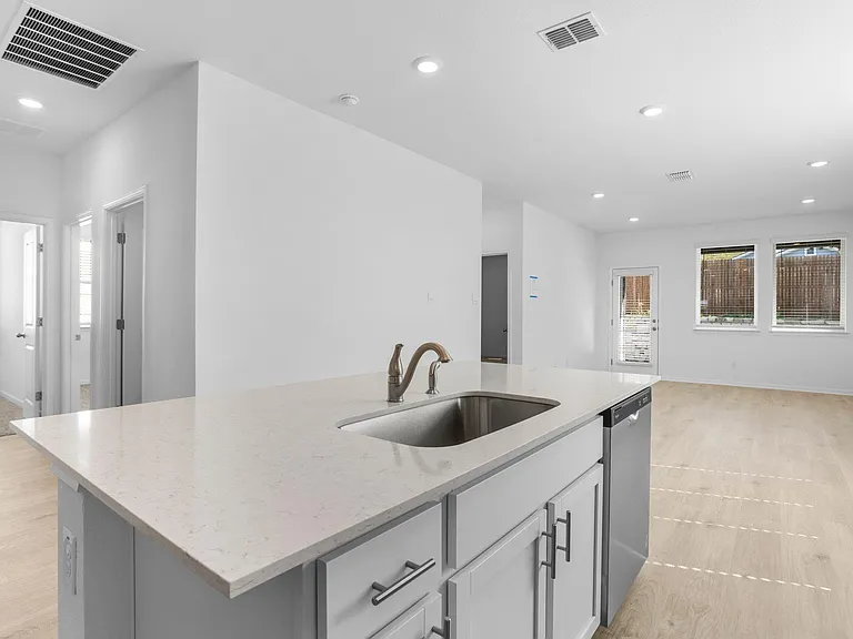 305 Brooks Ranch Dr — Photo 13