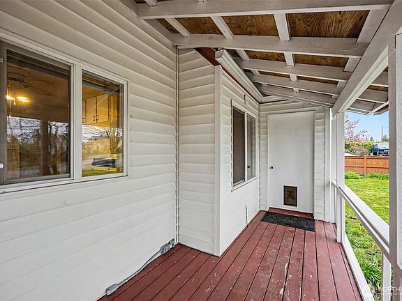 3rd image of 6109 Pacific Avenue