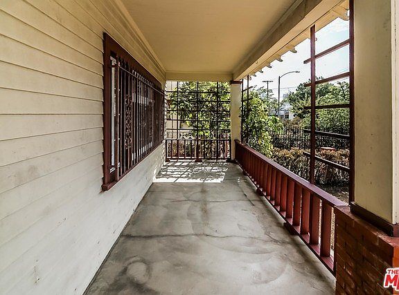 2nd image of 2751 Francis Ave