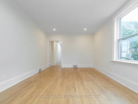 4th image of 127 Henderson Ave Unit A