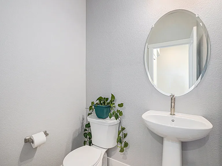 6019 Denys Dr — Photo 20