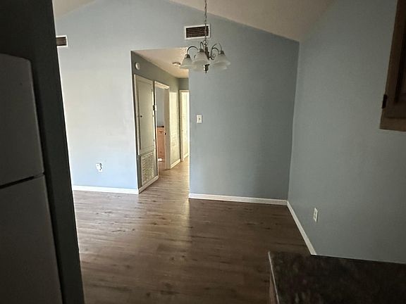 4th image of 1712 Fox Run Dr APT 2