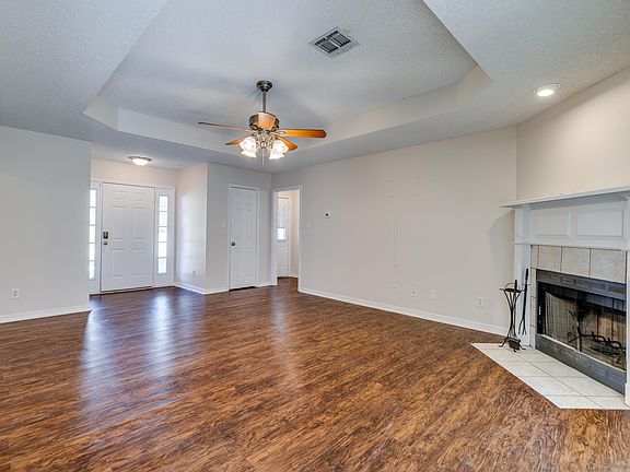 4th image of 212 Wood Dr
