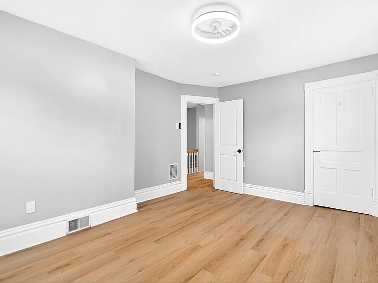 410 Kendall St — Photo 27