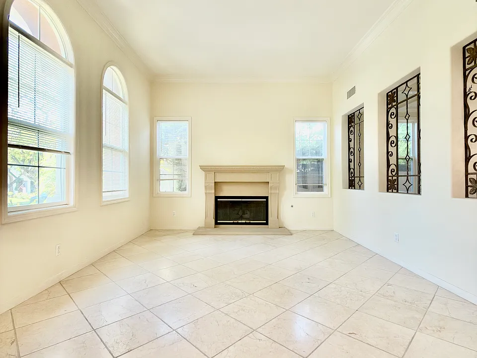 25 Montclair