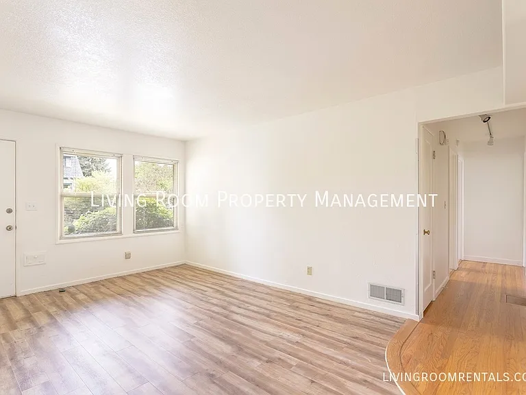 1410 N Webster St #2 — Photo 4