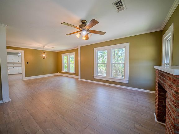 4th image of 111 N Wyatt Dr