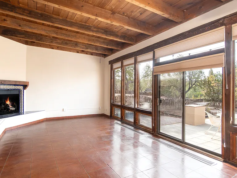 377 Calle Loma Norte — Photo 5