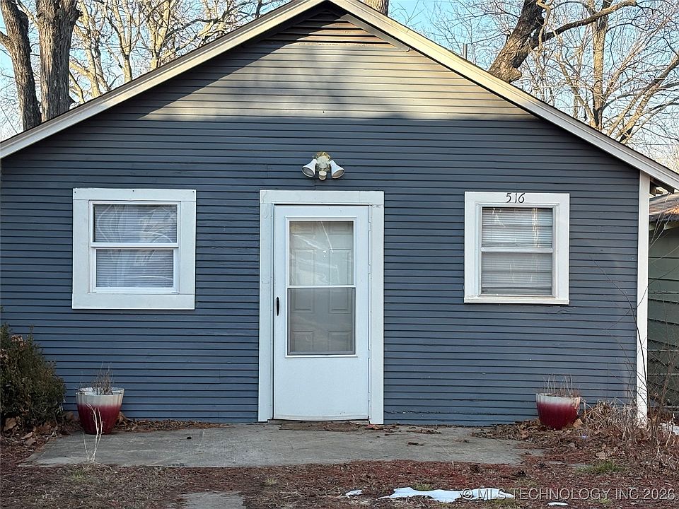1st image of 516 W Locust St