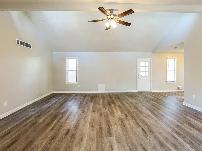 6512 Mitchell Ln SW — Photo 6