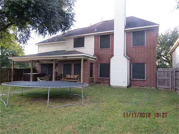 3rd image of 4923 Hazeltine Dr
